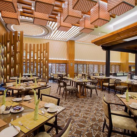 Ayla Grand Hotel Al Ain Exterior foto The restaurant