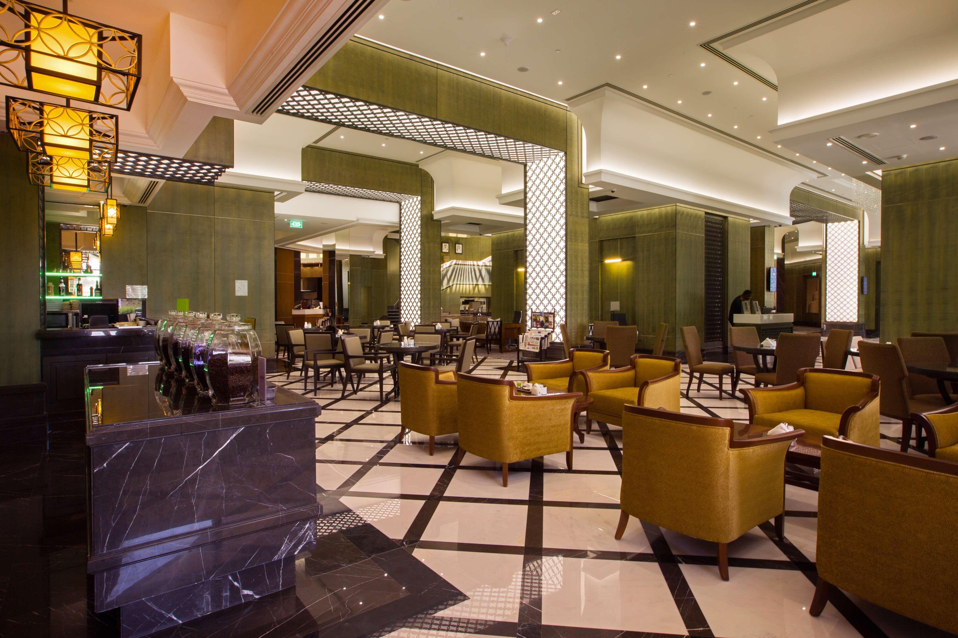 Ayla Grand Hotel Al Ain Exterior foto The lobby