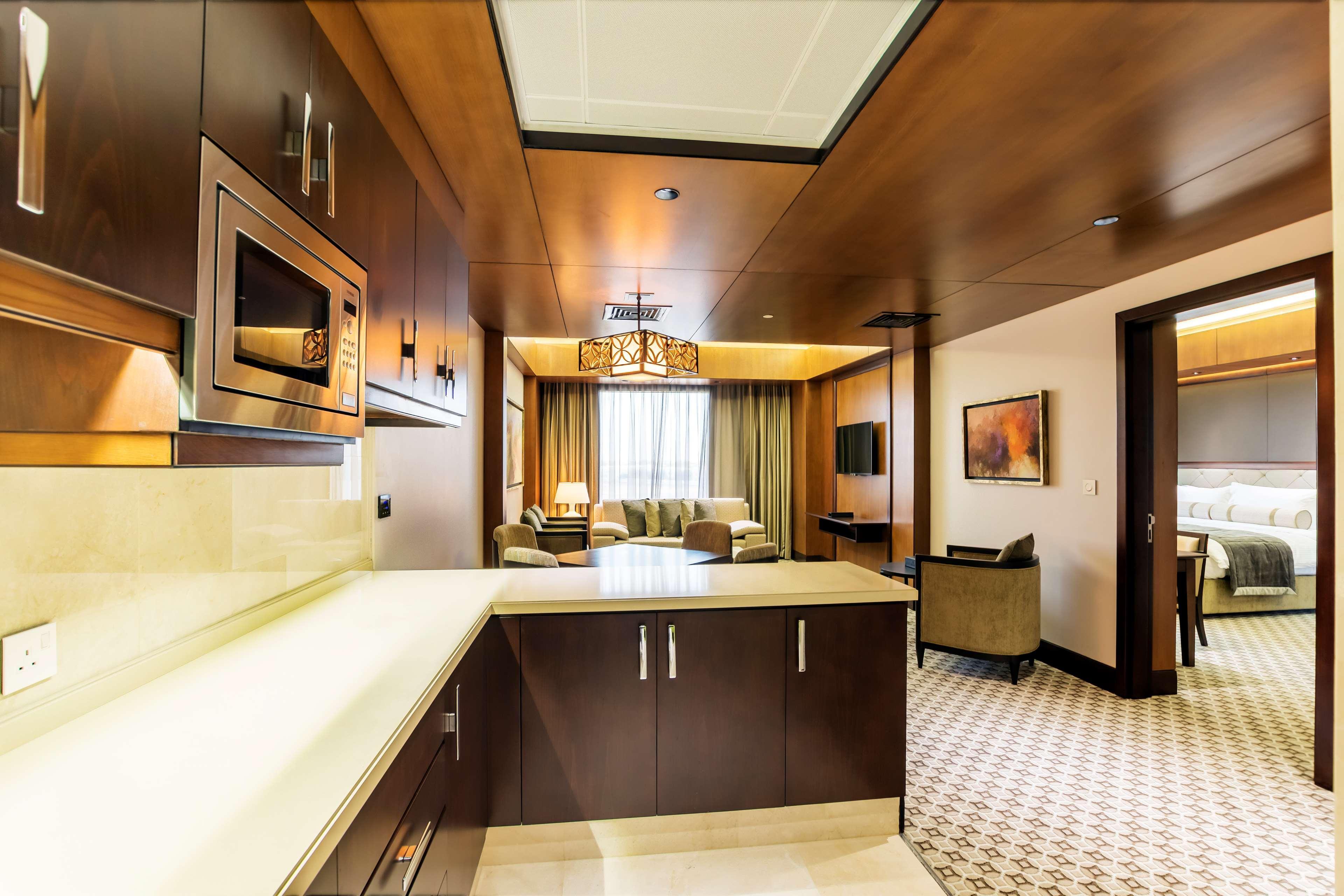 Ayla Grand Hotel Al Ain Exterior foto Suite
