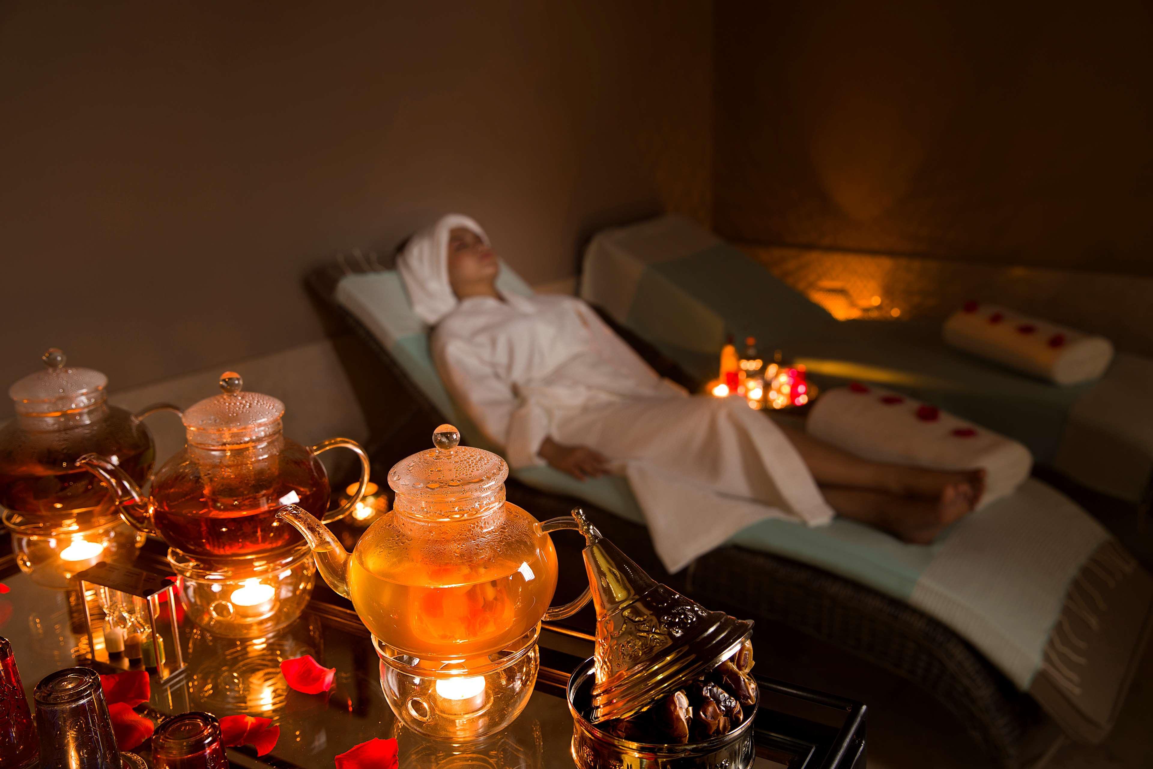 Ayla Grand Hotel Al Ain Exterior foto A spa treatment