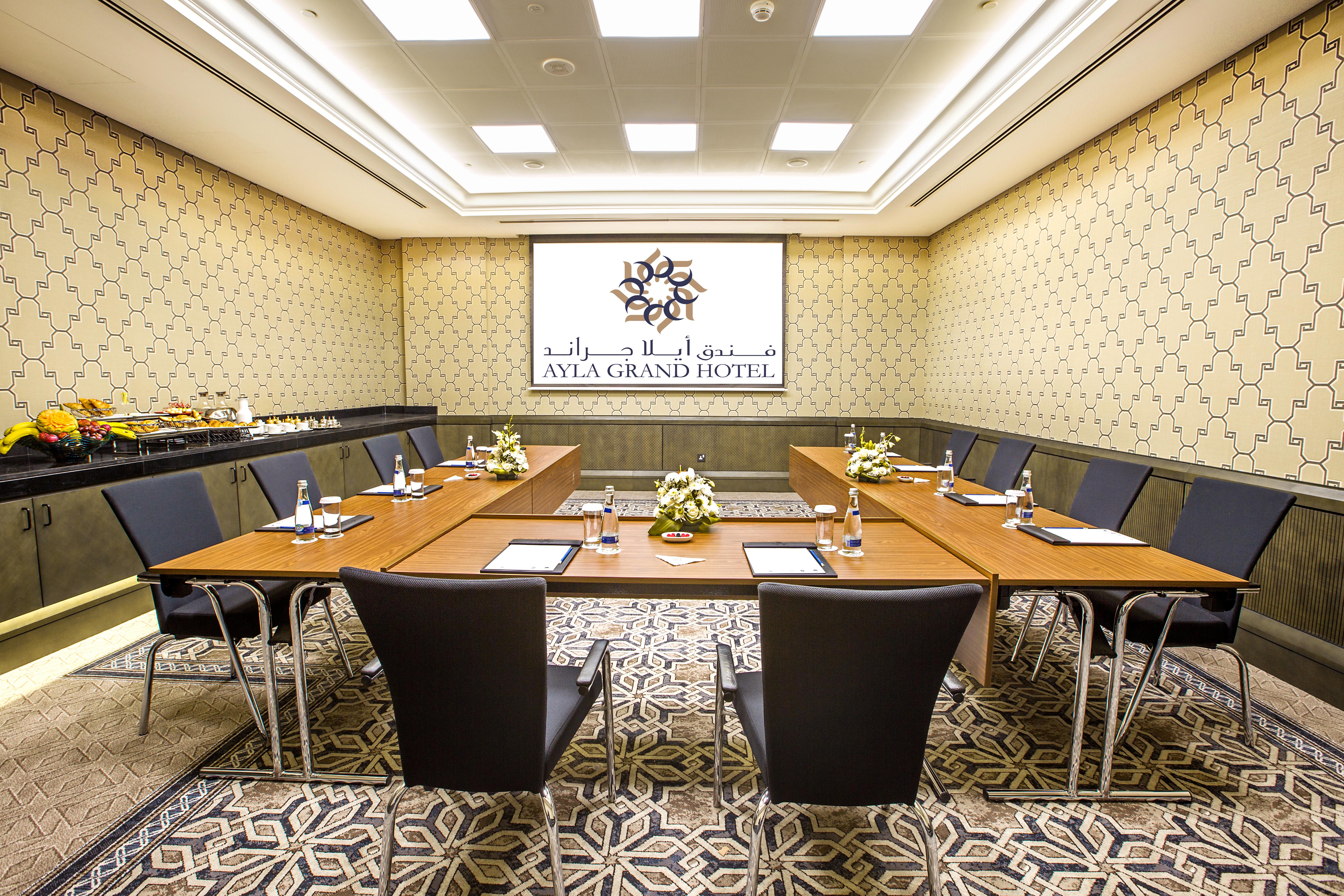 Ayla Grand Hotel Al Ain Exterior foto Meeting room